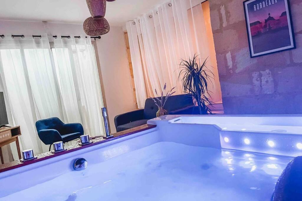 Nuit D'Exception - Loft Avec Jacuzzi Apartamento Burdeos Exterior foto