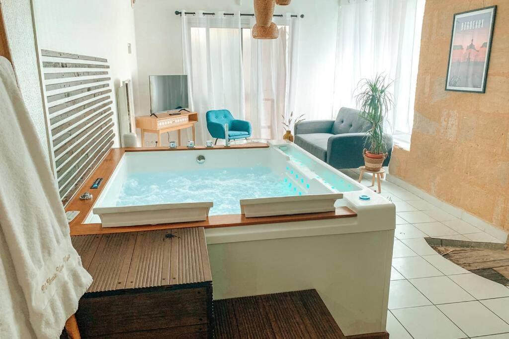 Nuit D'Exception - Loft Avec Jacuzzi Apartamento Burdeos Exterior foto